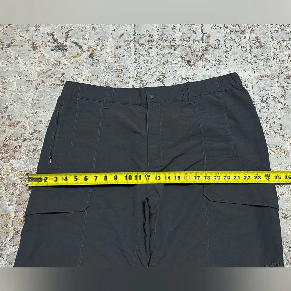 The North Face convertible outdoor pants size XL gray